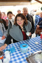 Christine Reimer beim Eintrag ins Goldene Buch (©Foto: Martin Schmitz)